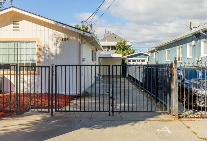 Property Photo: 1127 60th Ave CA 94621