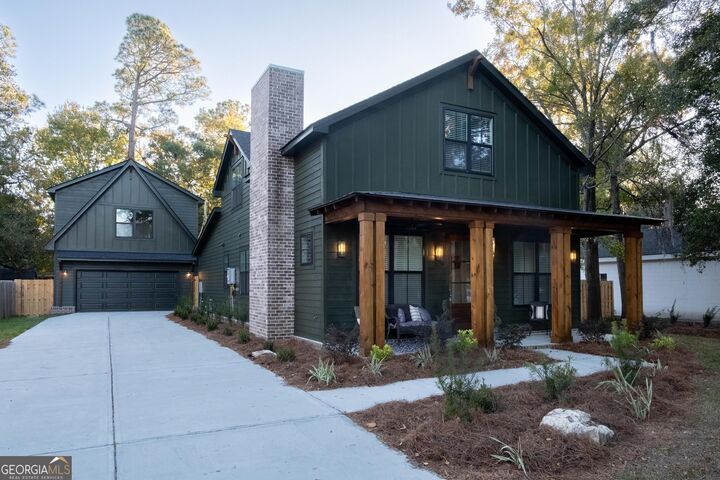 Property Photo:  209 E Derenne Avenue  GA 31405 