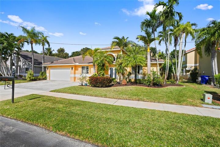 Property Photo:  19775 NW 10th St  FL 33029 