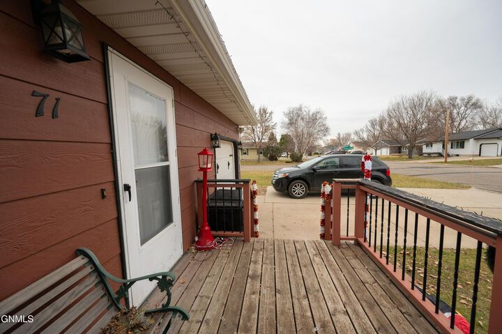 Property Photo:  71 Stanley Drive  ND 58504 