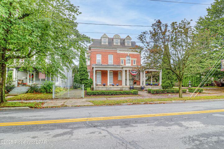 Property Photo: 31 Exeter Avenue PA 18643