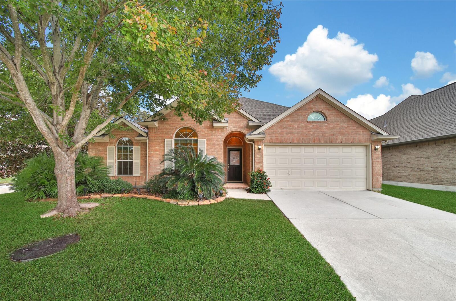 Property Photo: 11014 Creekline Meadow Court TX 77429