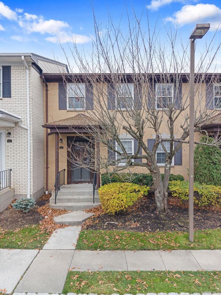 Property Photo: 482 Iroquois Court NY 10901