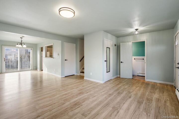 Property Photo:  4 Palmer Court  NY 12543 