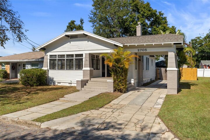 Property Photo: 2705 W Cordelia Street FL 33607