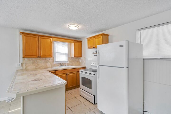 Property Photo:  809 Illinois Avenue  FL 34683 