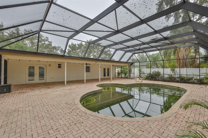 Property Photo:  456 Rafael Boulevard NE  FL 33704 