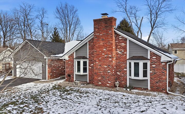 Property Photo:  999 Shoreline Circle  IN 46034 