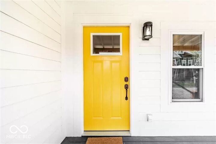 Property Photo:  918 S State Avenue  IN 46203 