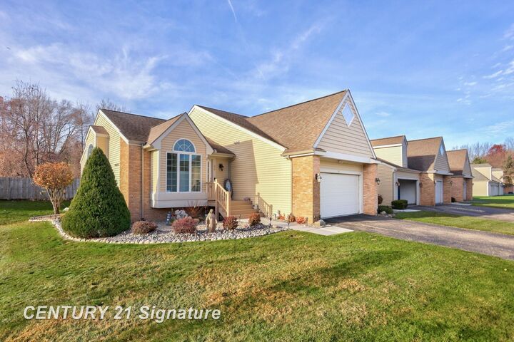 Property Photo:  49 W Willow Pond Drive  MI 48603 