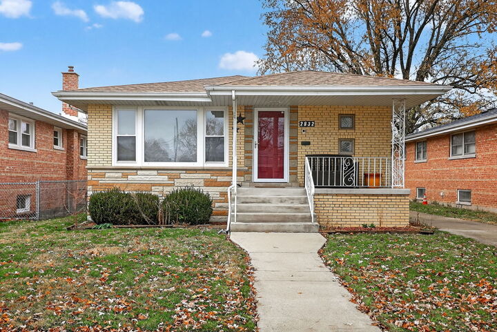Property Photo:  2832 W 100th Place  IL 60805 