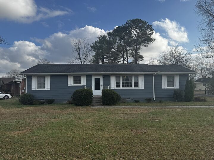 Property Photo:  1015 Glenwood Dr  TN 37129 