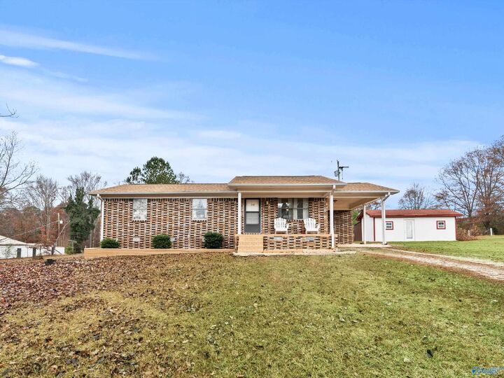 Property Photo:  735 County Road 422  AL 35978 