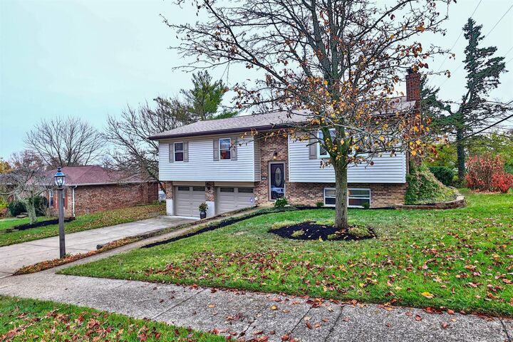 Property Photo:  402 Coachlight Drive  KY 41017 