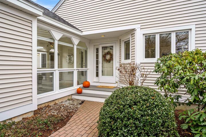 Property Photo:  755 Straw Hill Road  NH 03104-1681 