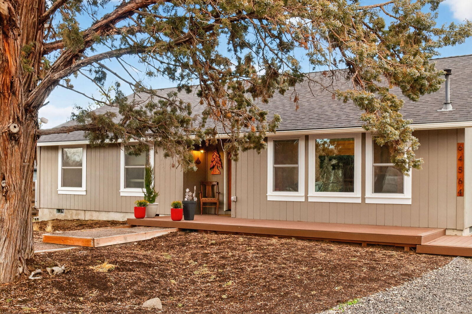 Property Photo:  64564 Riverview Avenue  OR 97703 