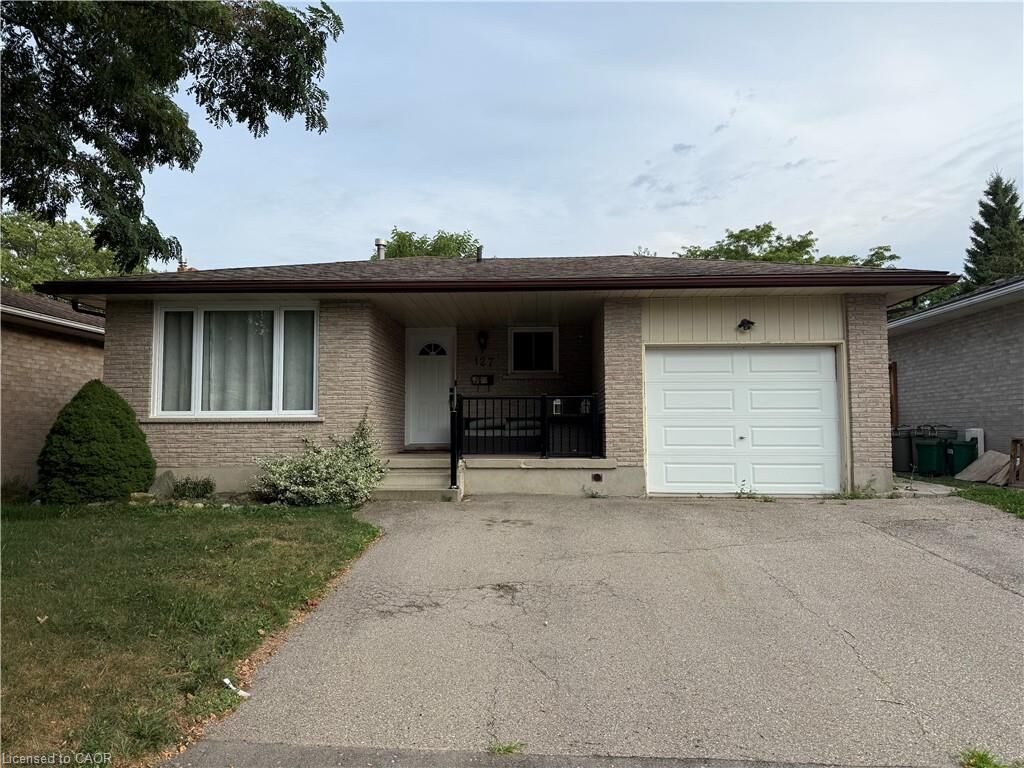 Property Photo: 127 Carlyle Drive Lower ON N2P 1V9