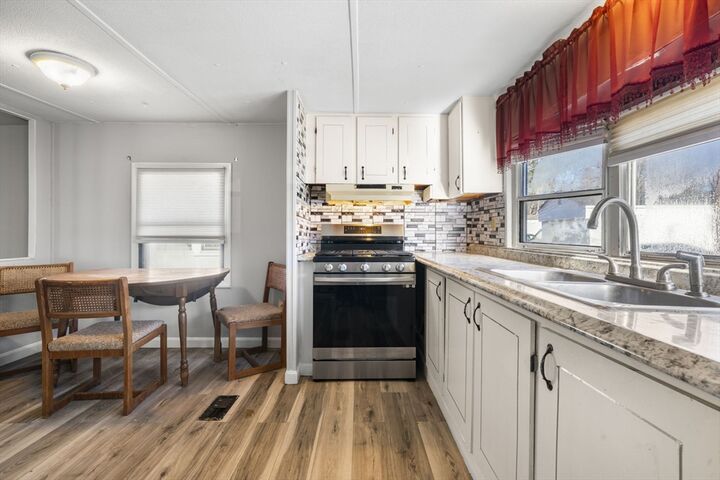 Property Photo:  75 South Policy Street 48  NH 03079 