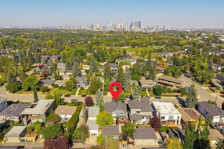 Property Photo:  419 47 Avenue SW  AB T2S 1C3 