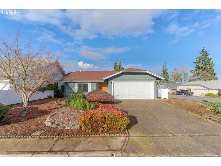 1694 Sunrise Cir NW  Salem OR 97304 photo