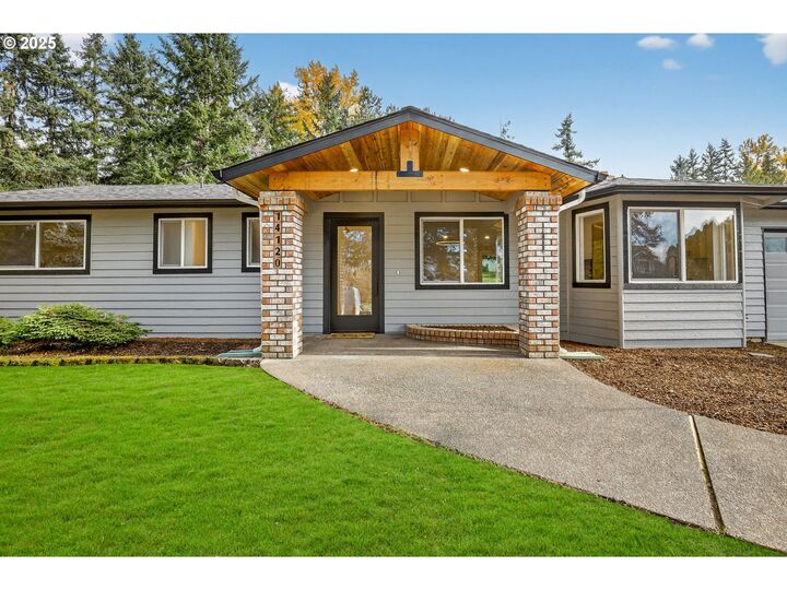 Property Photo: 14120 SE Brent Ave OR 97089