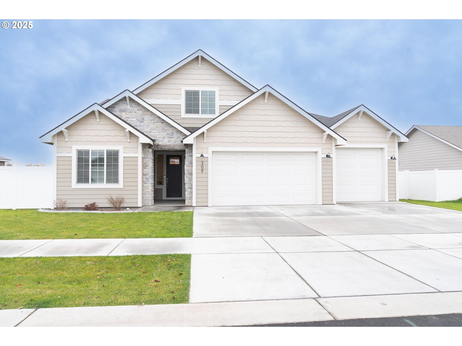 Property Photo:  309 Sage St  OR 97818 