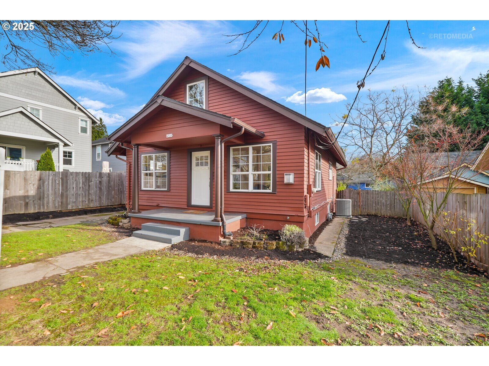 Property Photo:  4520 SE 36th Ave  OR 97202 