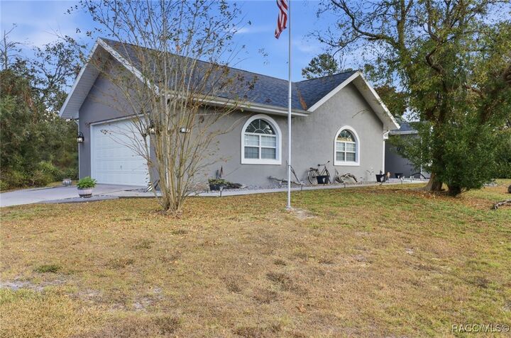 Property Photo: 14 Tall Marigolds Court FL 34446