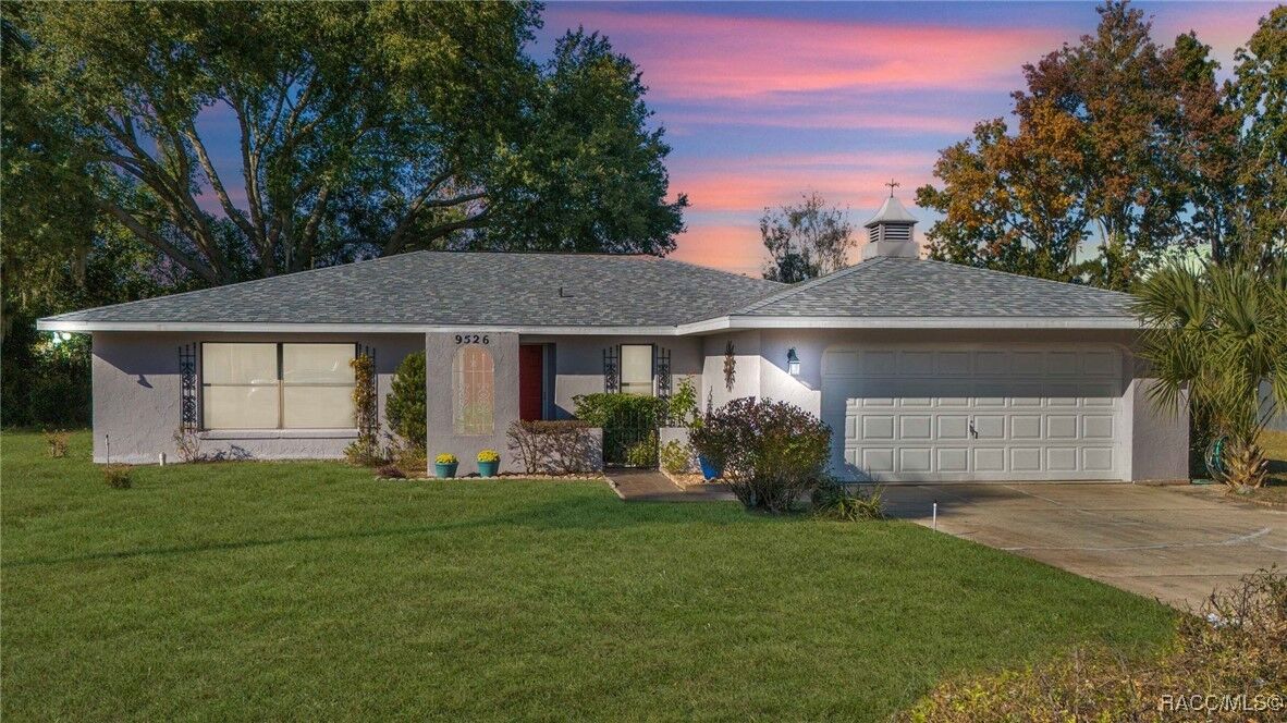 Property Photo: 9526 E Village Green Circle FL 34450