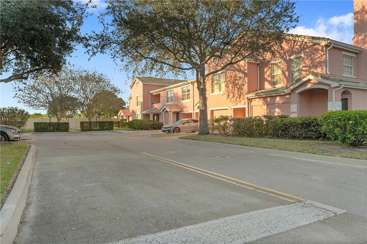 Property Photo:  162 SW Peacock Boulevard 32-206  FL 34986 