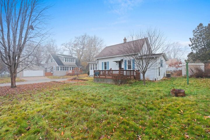 Property Photo: 1318 Babbitz Avenue WI 54901-5302