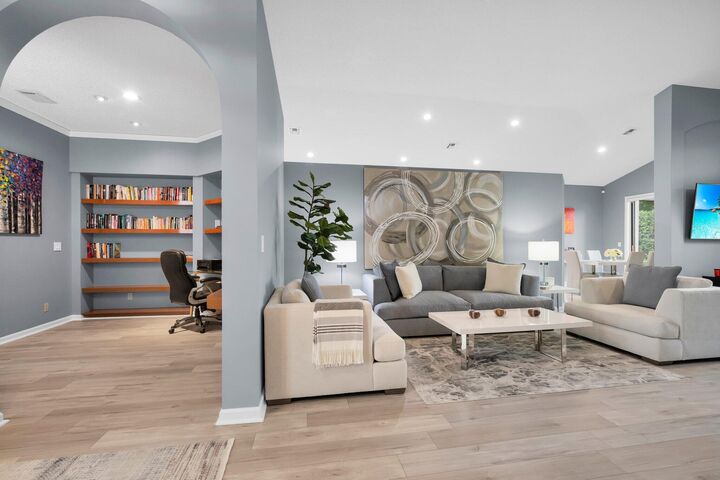 Property Photo:  10393 Lexington Circle S  FL 33436 