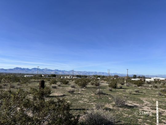 Property Photo:  1760 S Gateway Blvd  CA 93555 