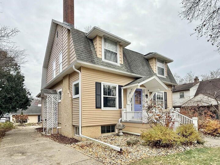 Property Photo:  647 Milwaukee Road  WI 53511 