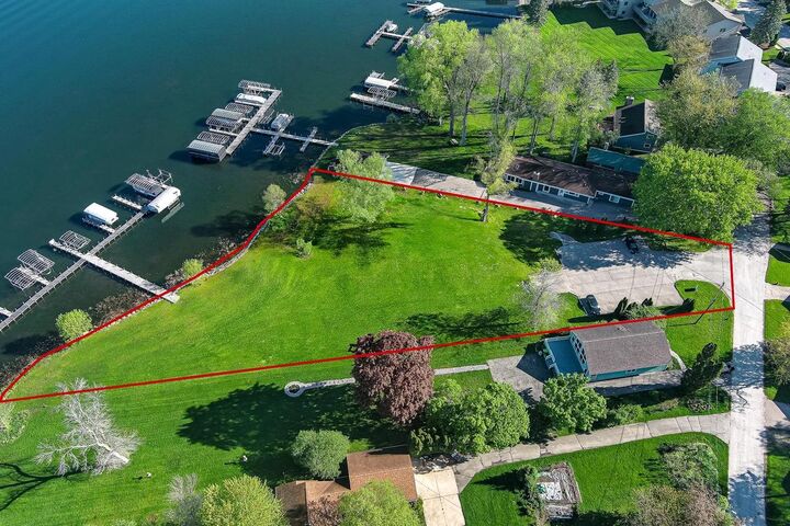 Property Photo:  413 Strauss Unit 4 Avenue  WI 54941 