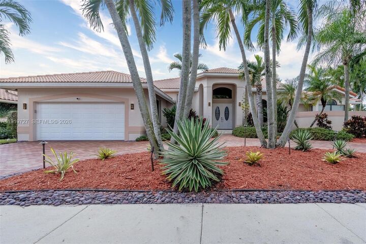 Property Photo:  392 Coconut Cir  FL 33326 