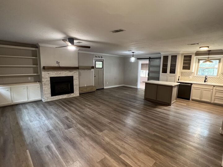 Property Photo: 119 Colorado Spruce Dr TX 77663