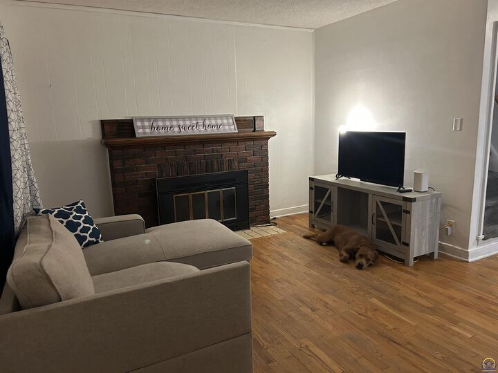 Property Photo: 910 SW Randolph Ave KS 66606