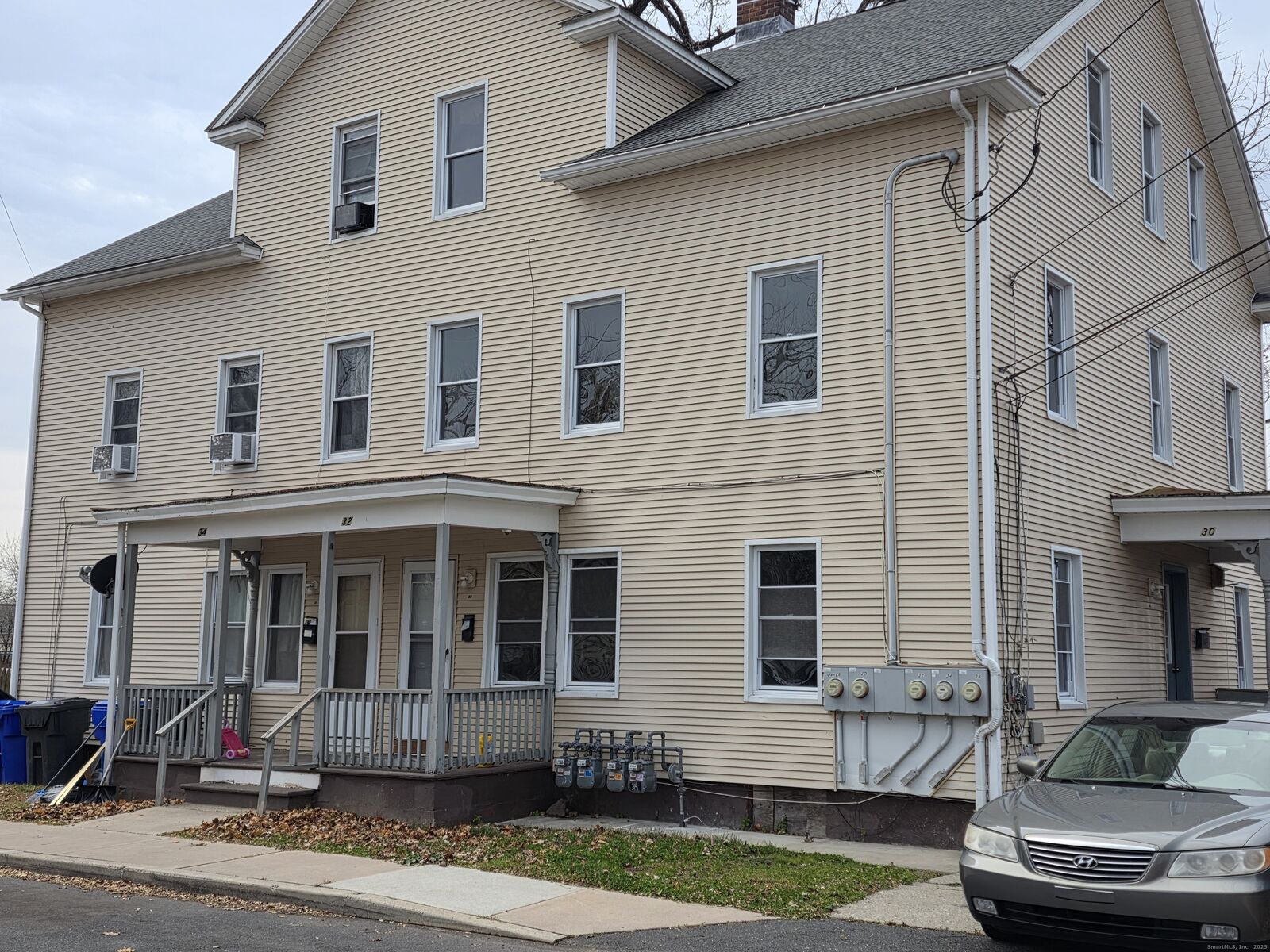 Property Photo: 32 Cottage Green CT 06082