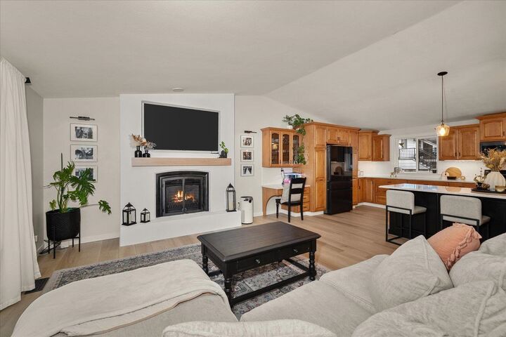 Property Photo: 513 E Silver Pines Ct WA 99005