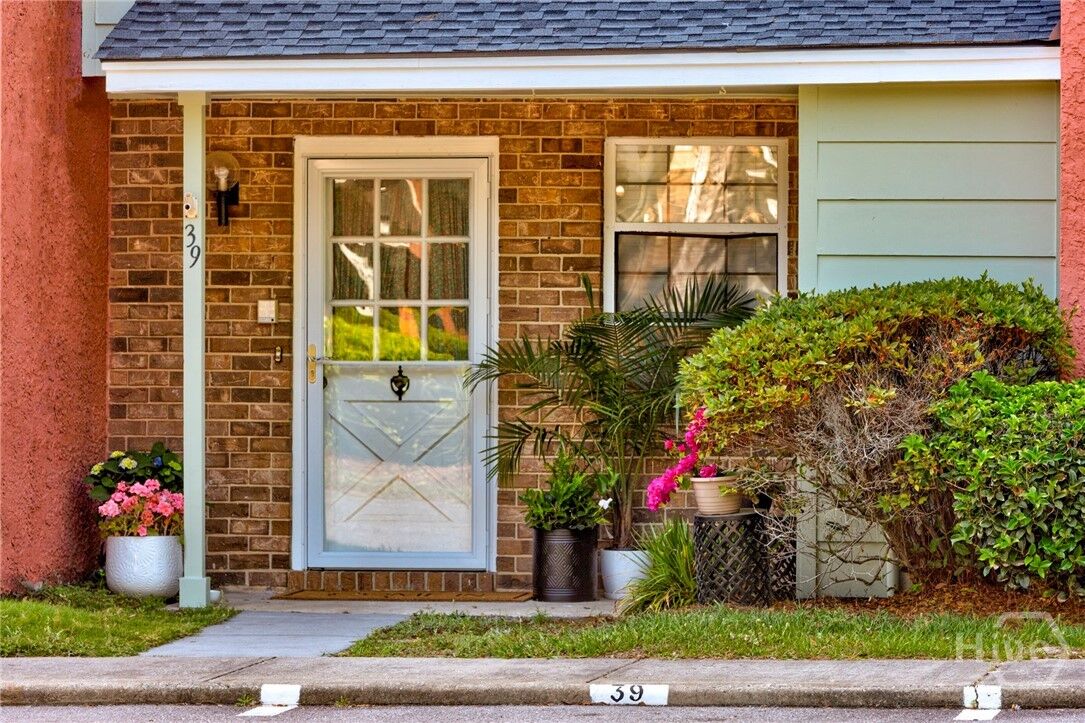 Property Photo:  39 Helmsman Court  GA 31410 