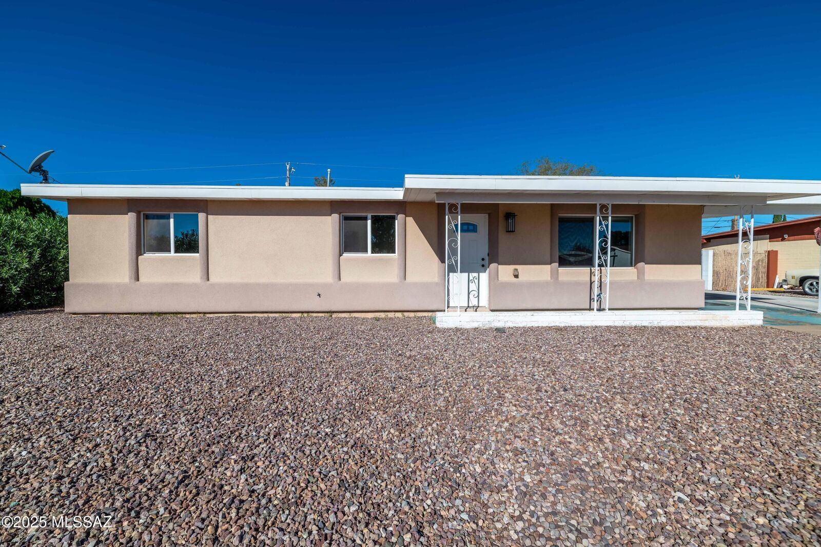 Property Photo:  133 E James Drive  AZ 85635 