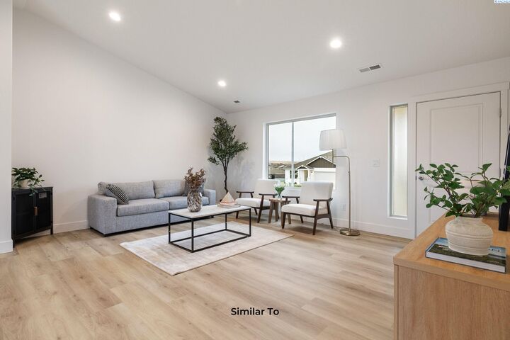 Property Photo:  6901 Bluegill Ln  WA 99301 