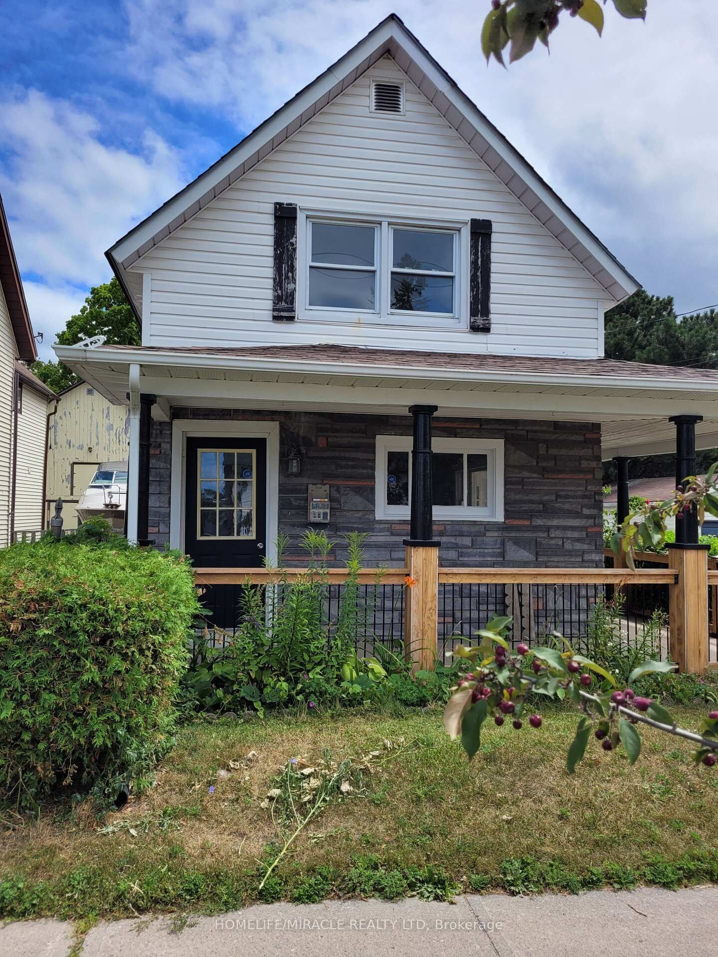 Property Photo: 15 Francis Street ON K8V 1S4