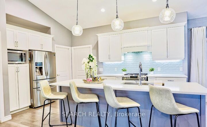 Property Photo: 208 Summerset Place ON N7L 0G4