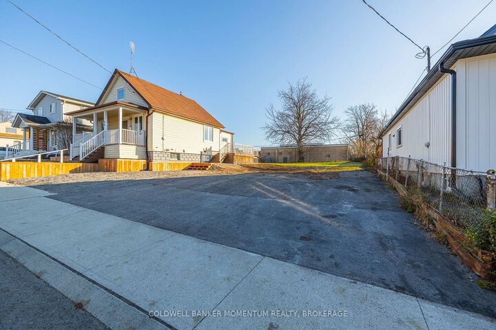 Property Photo:  62 Patricia Street  ON L2V 3W1 