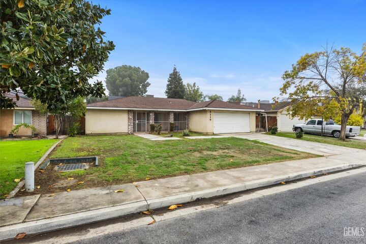 Property Photo:  5116 Sherman Avenue  CA 93309 