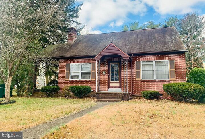 54 Oak Avenue  Camp Hill PA 17011 photo