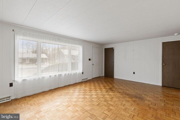 Property Photo:  1409 Maple Avenue  MD 21221 