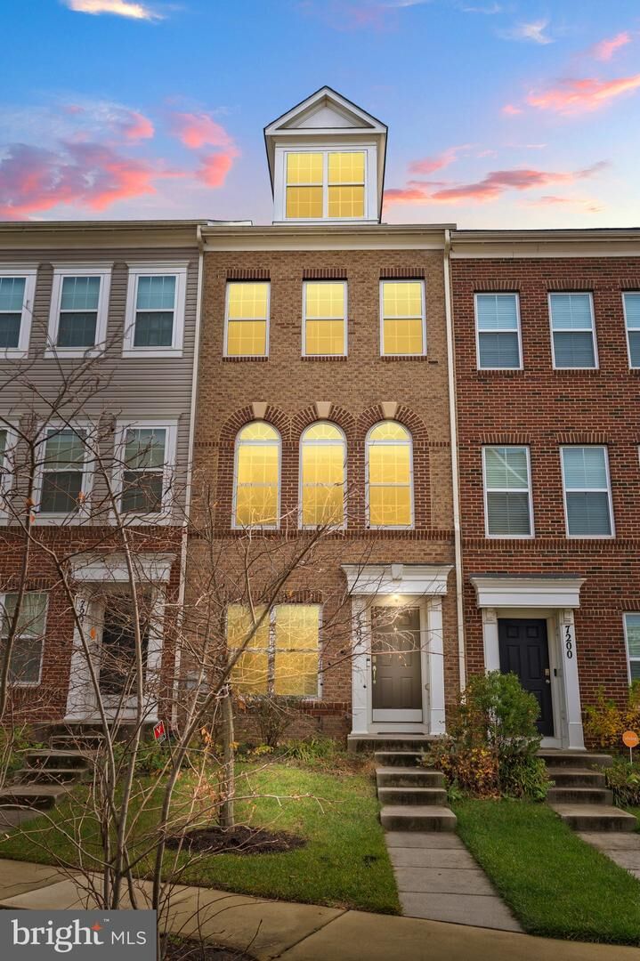 Property Photo: 7202 Silver Thorn Way MD 20705
